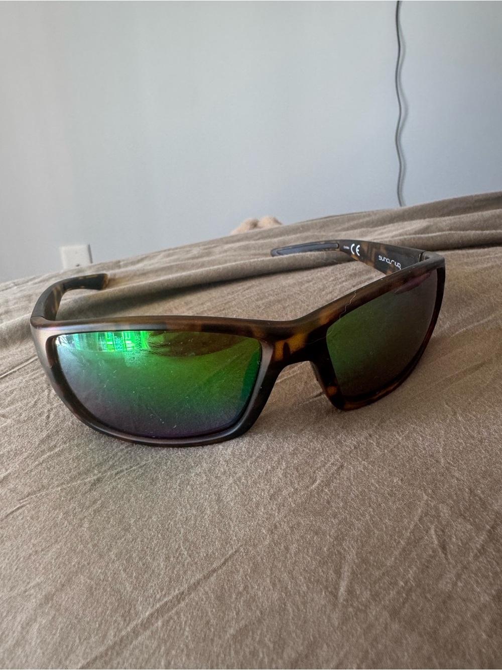 SUNCLOUD Tortoiseshell Frame Sunglasses with Green Mirrored Lenses